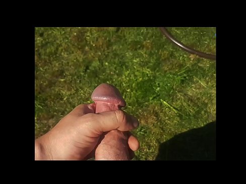 ❤️ A boazona fica com a rata rosa fodida e ejacula com um esguicho num jardim de Verão ☑ Sexo superior em nós pt.pornjimbo.ru